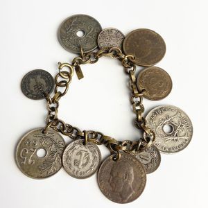 Monet Jewelers Vintage Brass 7” Travel 9 Coin Charm Link Bracelet